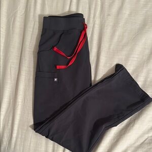 Figs Kade Cargo Scrub Pants in Charcoal